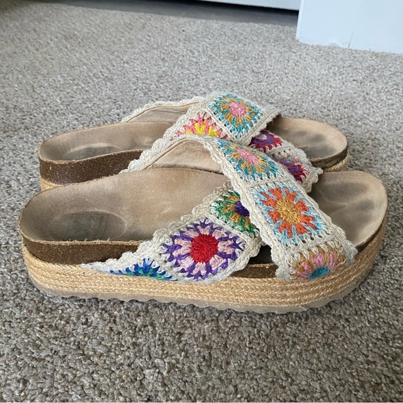 Dirty Laundry Granny Square Platform Sandals - Picture 3 of 5